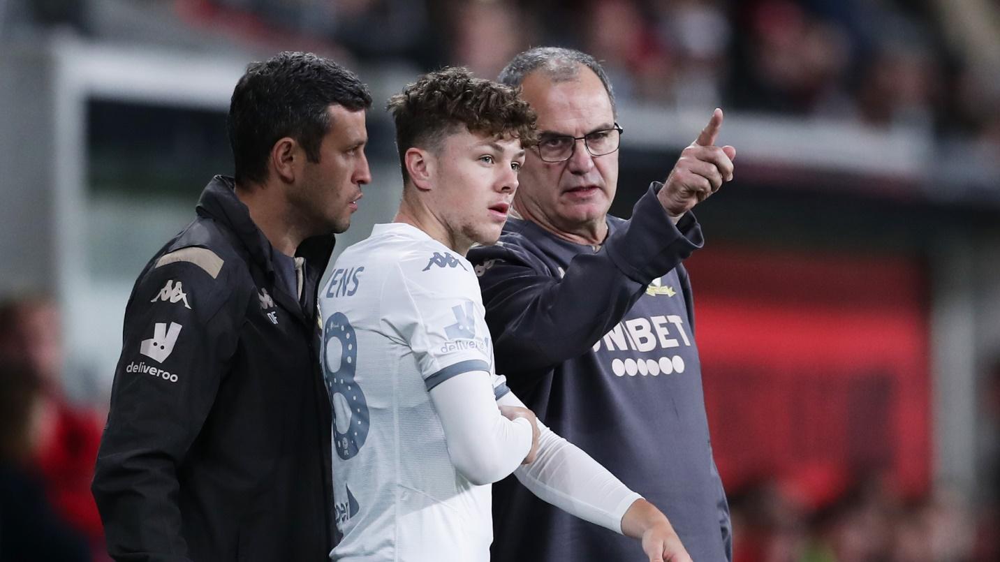 Leeds coach Marcelo Bielsa declares Australian ambitions after Socceroos  rejection | Goal.com